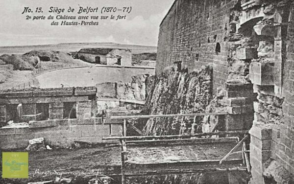 Siège de Belfort (1870-71) 2ème porte du château vue sur le fort des Hautes Perches